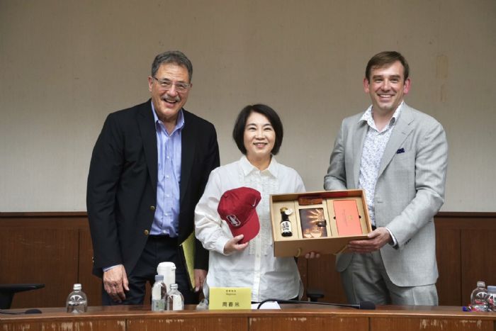 史丹福大學訪問團走進屏東,聚焦能源、民主與太空產業,促進台美交流新火花 史丹福大學訪問團走進屏東,聚焦能源、民主與太空產業,促進台美交流新火花